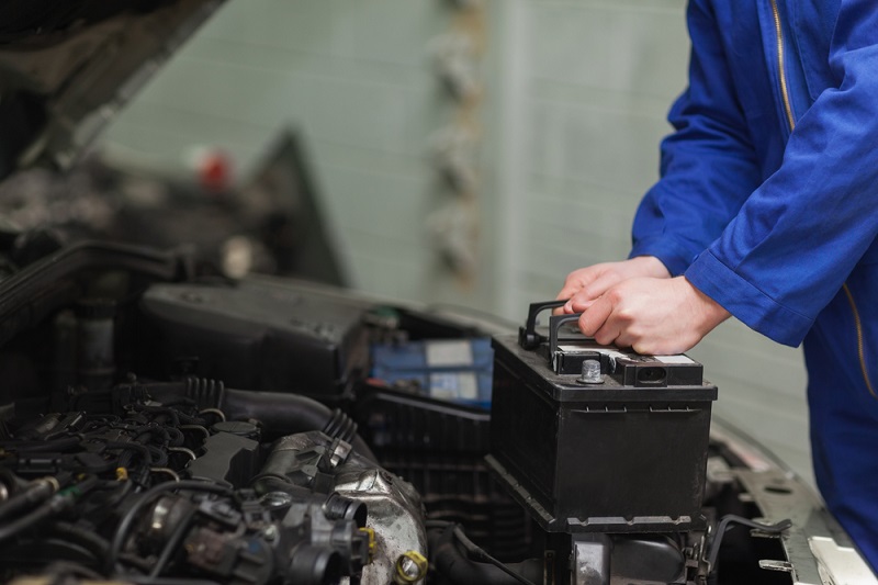 Cómo cargar batería del coche con cargador - Automovilismo Canario